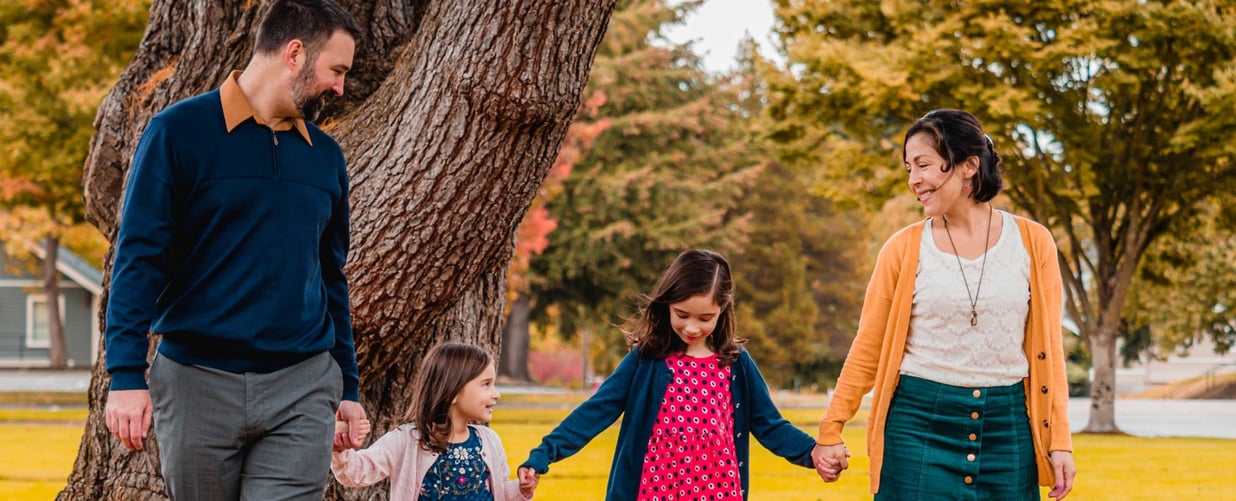 7 Incredible Backdrops for Family Photo Shoots in NYC